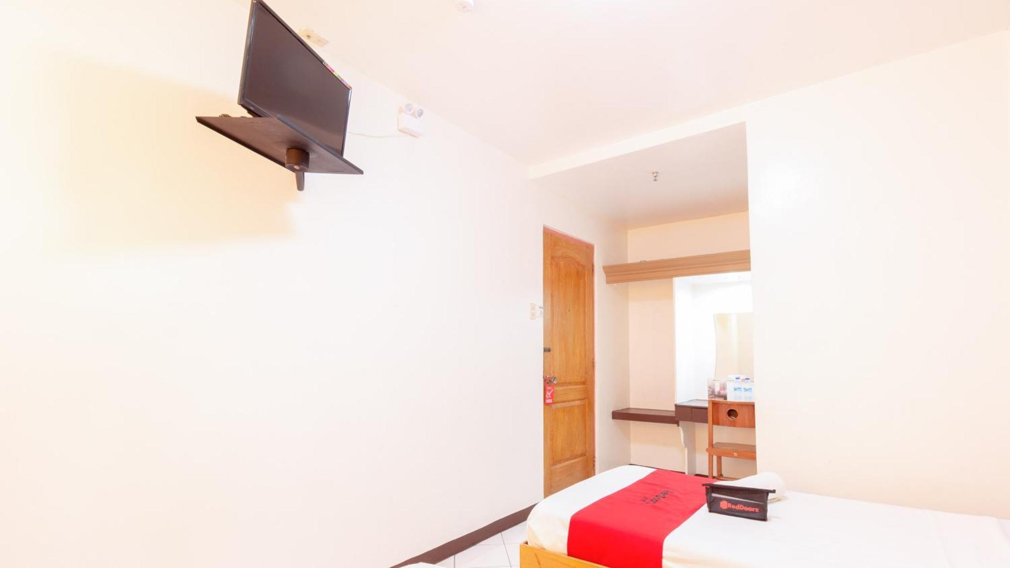 Reddoorz @ Paterno Street Tacloban Otel Dış mekan fotoğraf