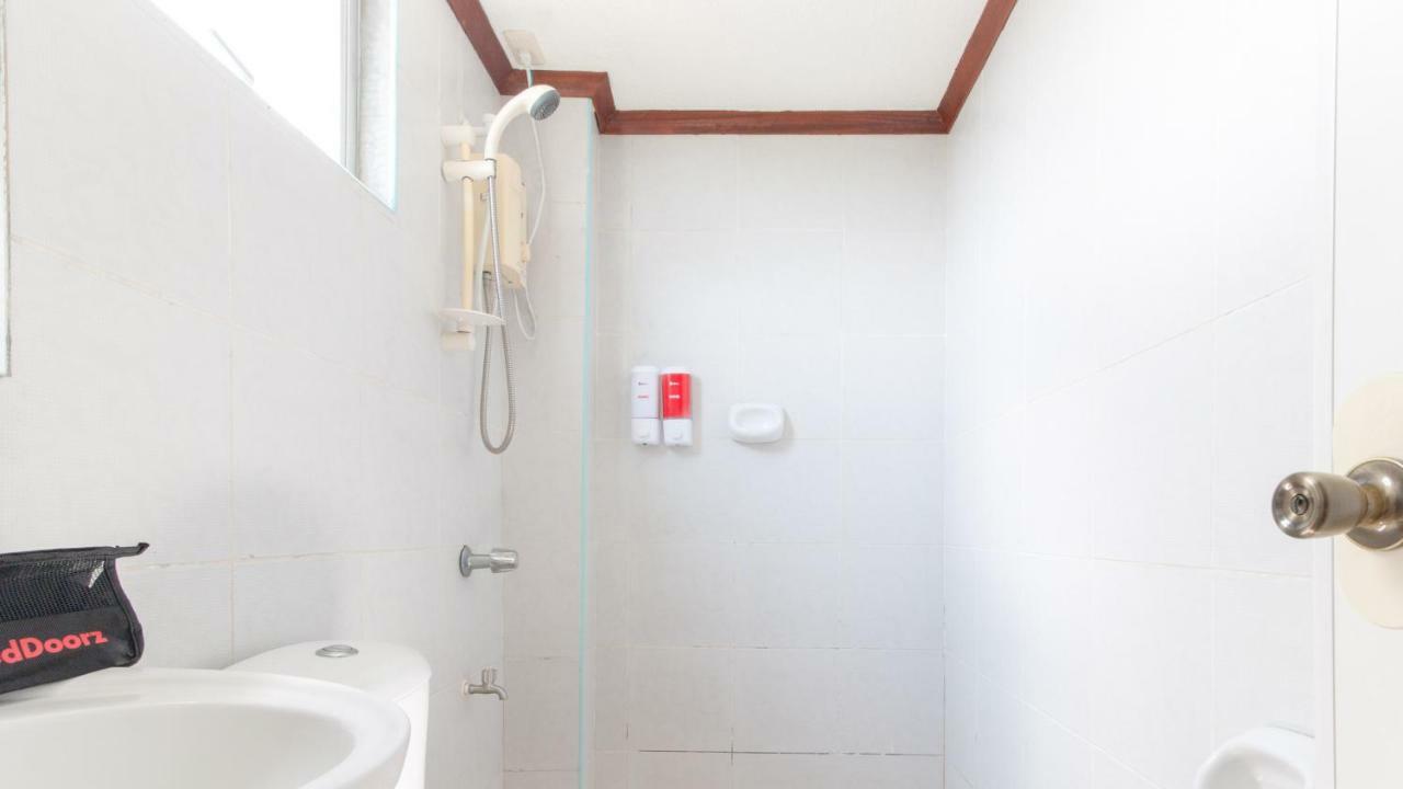 Reddoorz @ Paterno Street Tacloban Otel Dış mekan fotoğraf