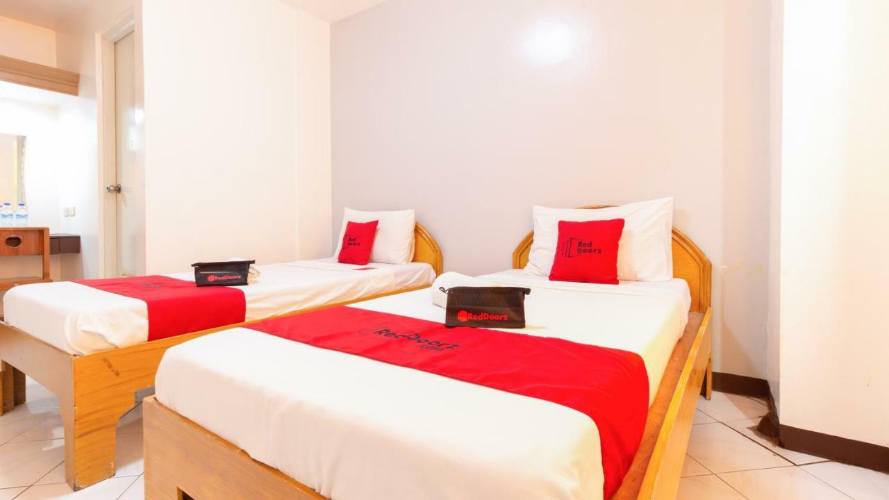Reddoorz @ Paterno Street Tacloban Otel Dış mekan fotoğraf