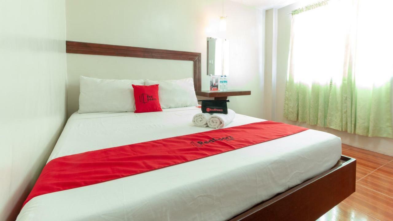 Reddoorz @ Paterno Street Tacloban Otel Dış mekan fotoğraf