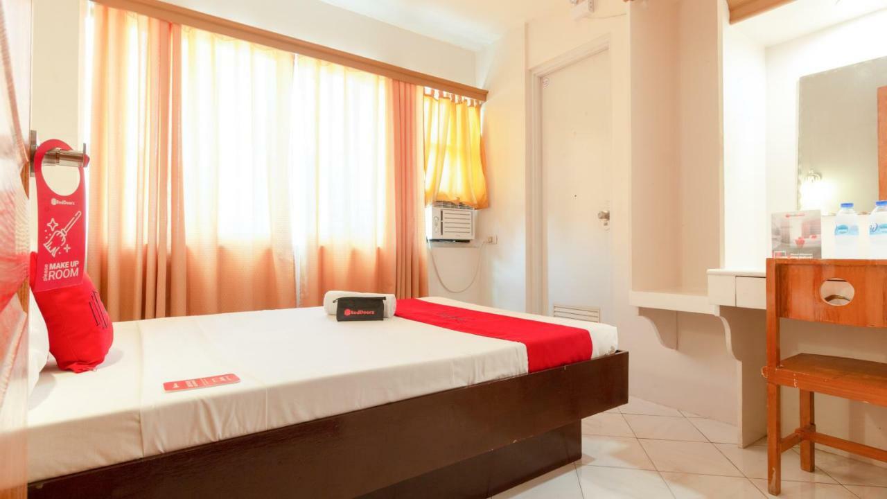 Reddoorz @ Paterno Street Tacloban Otel Dış mekan fotoğraf