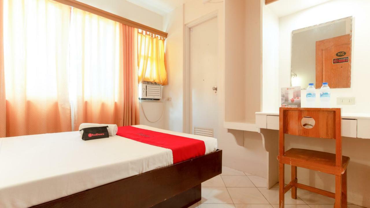 Reddoorz @ Paterno Street Tacloban Otel Dış mekan fotoğraf